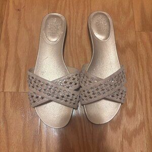 Vince Camuto Endana Studded Leather Women's Slip On Sandal Tan NWOB Size 9W/39